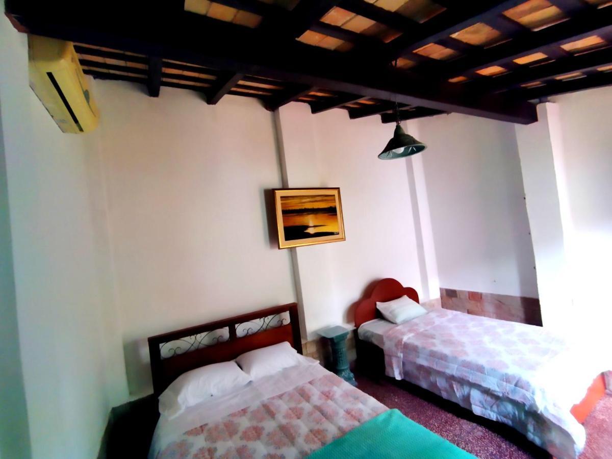 Hotel La Aparesida อเรกัว ภายนอก รูปภาพ