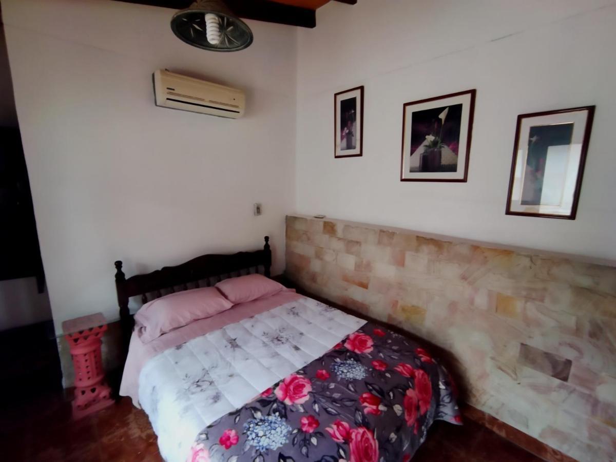 Hotel La Aparesida อเรกัว ภายนอก รูปภาพ